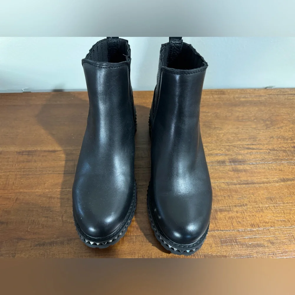 Steve Madden Boots - Picture 3 of 10
